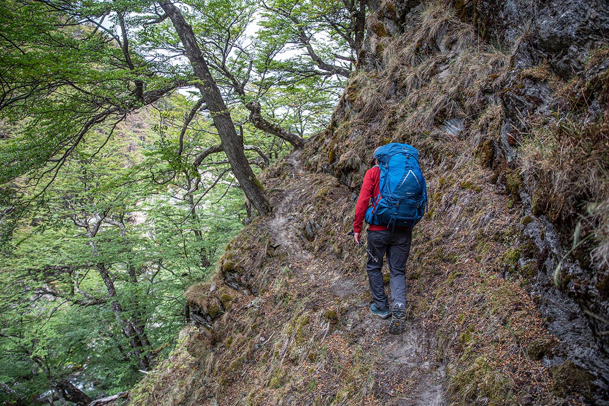 Osprey Atmos AG LT 65 backpack (hiking narrow trail)